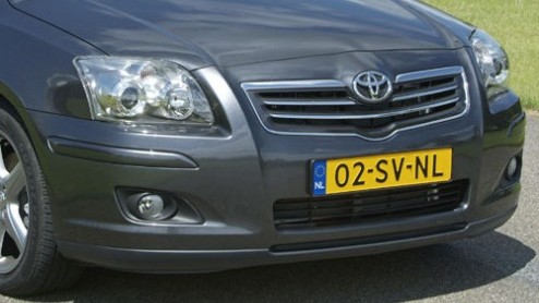 Hoe groter en duurder een automodel is, des te belangrijker wordt de zakelijke berijder. De Toyota Avensis heeft de afgelopen jaren flink terrein gewonnen in de zakelijke markt en de veldtocht is no