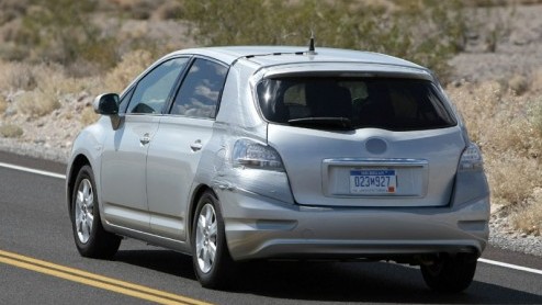 Toyota is op dreef met de ontwikkeling van modellen die rijden op waterstof. Op afgelegen terrein werd de Toyota Mark X Zio Hydrogen ontdekt, tijdens testwerk. Het betreft een in Japan bekend model, m
