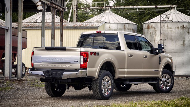 Is de Ford F-150 toch echt een maatje te klein? Goed nieuws. Dit zijn de F-250, F-350 en F-450.