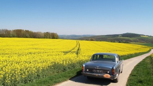 Onlangs werd alweer de 55e editie van de Tulpenrallye verreden. We blikken terug met equipe numero 204 (Jan Jaap Kuiper en Dino ten Have) in een voor deze rally bijzondere auto. Geen Triumph, Austin H Onlangs werd alweer de 55e editie van de Tulpenrallye verreden. We blikken terug met equipe numero 204 (Jan Jaap Kuiper en Dino ten Have) in een voor deze rally bijzondere auto. Geen Triumph, Austin H