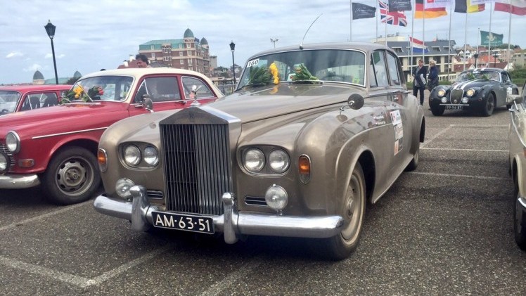 Tulpenrallye 2015 finish in Noordwijk. Team AutoVandaag behaalt de 37e plaats in het klassement Touring.