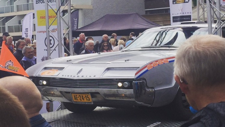 Tulpenrallye 2015 finish in Noordwijk. Team AutoVandaag behaalt de 37e plaats in het klassement Touring.
