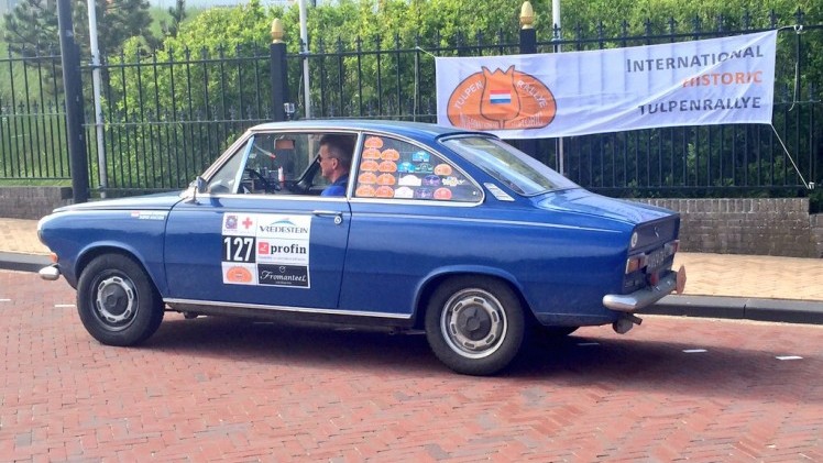 Tulpenrallye 2015 finish in Noordwijk. Team AutoVandaag behaalt de 37e plaats in het klassement Touring.