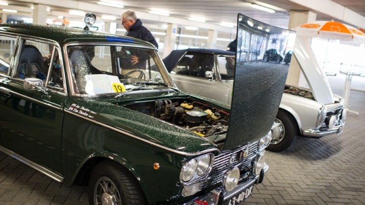 Tulpenrallye Proloog met keuringsdag voor alle equipes op 25 april 2015 bij Athlon Car Lease in Almere.