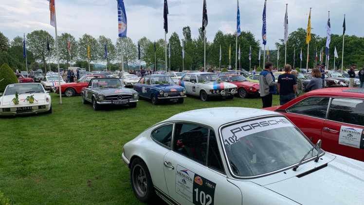 Equipe AutoVandaag doet mee met de 66ste editie van de Tulpenrallye en brengt regelmatig verslag uit.