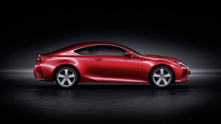 Lexus kondigt uitbreiding van het RC-gamma aan met de RC 200t, voorzien van een 2.0 liter turbomotor met 245 pk.