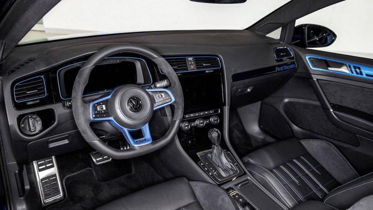Tijdens het jaarlijkse GTI treffen aan de Wrthersee toont het team van Volkswagen twee concepts op basis van de Golf.