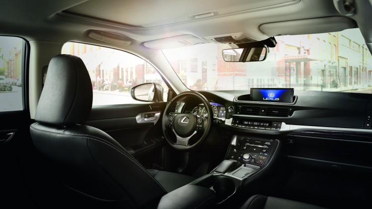 Facelift Lexus CT 200h