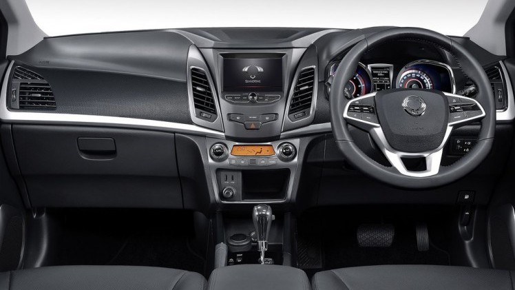SsangYong voorziet de Korando voor de tweede keer van een facelift. De auto krijgt een nieuw front aangemeten en het uitrustingsaanbod wordt herzien.