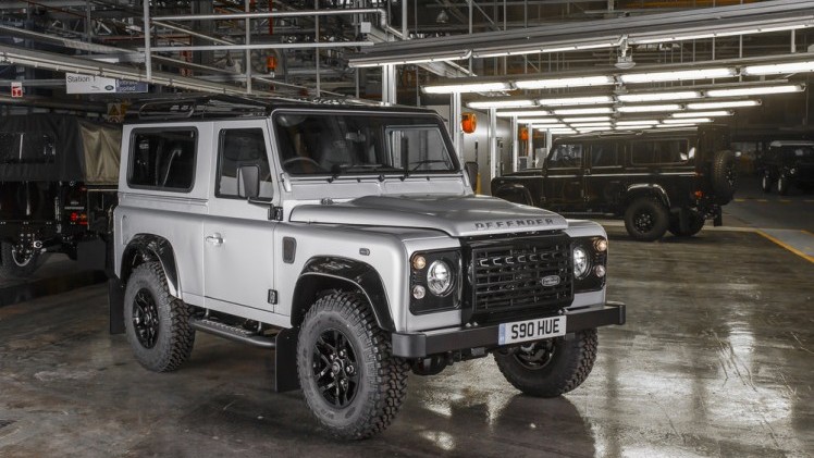Land Rover zet het twee miljoenste exemplaar van de Defender op een voetstuk tijdens Goodwood Festival of Speed.