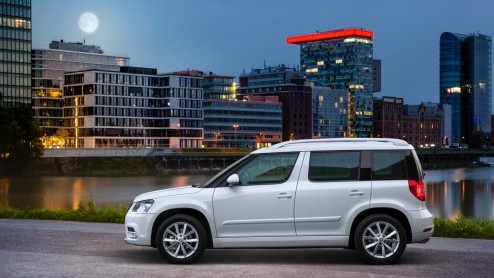 Autotest Skoda Yeti 1.6 TDI en 1.4 TSI Outdoor. De vernieuwde Yeti heeft twee gezichten gekregen en is nog iets luxer en slimmer ingericht.