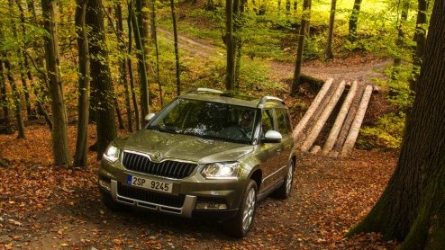 Autotest Skoda Yeti 1.6 TDI en 1.4 TSI Outdoor. De vernieuwde Yeti heeft twee gezichten gekregen en is nog iets luxer en slimmer ingericht.