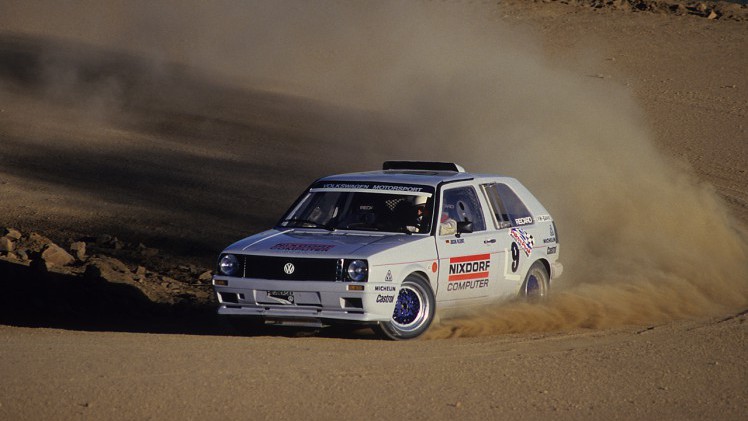 Een tweemotorige Volkswagen Golf komt dit jaar aan de start van de Pikes Peak heuvelklim.