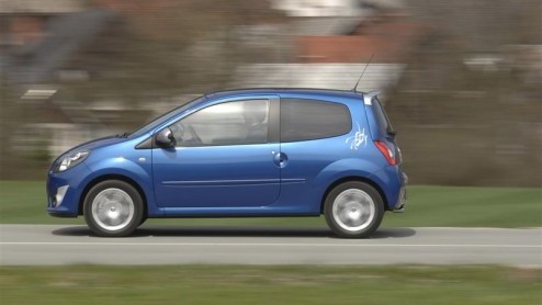 Een veilige doorbraak in het segment van de compacte stadsautos. Renault levert op alle Twingos  de 60 pk-versie uitgezonderd - nu ESP. Met de toevoeging van het stabiliteitssysteem heeft Renault w