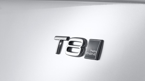 Nieuwe Volvo XC90 2015 wordt leverbaar met een keuze uit vijf motoren, waaronder een plug-in hybride op benzine.