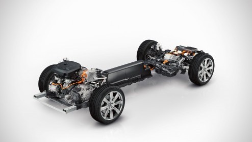 Nieuwe Volvo XC90 2015 wordt leverbaar met een keuze uit vijf motoren, waaronder een plug-in hybride op benzine.