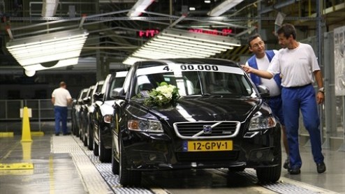 Afgelopen vrijdag reed in Gent de vier miljoenste Volvo van de band. Een Nederlandse klant en Volvo-dealer De Beemd had de eer om de betreffende Volvo V50 in ontvangst te nemen.