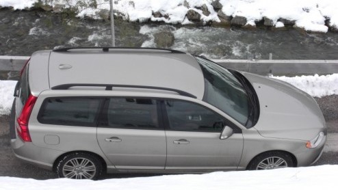De tijd dat Volvo's nog associaties van logge tanks deed opwekken ligt al even achter ons. Zeker met de komst van de strak gelijnde V70 en S80 is het nieuwe tijdperk van Volvo over praktisch de gehele