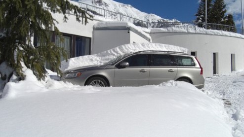 De tijd dat Volvo's nog associaties van logge tanks deed opwekken ligt al even achter ons. Zeker met de komst van de strak gelijnde V70 en S80 is het nieuwe tijdperk van Volvo over praktisch de gehele