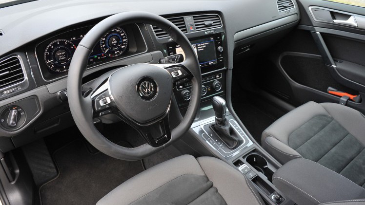 Volkswagen start met de levering van de nieuwe 1.5 TSI motor met cilinderuitschakeling en zeilfunctie in de Golf.