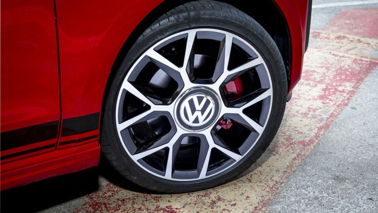 Volkswagen breidt de GTi-familie uit met de compacte Up! waarmee we in Zuid-Frankrijk een robbertje stuurden.