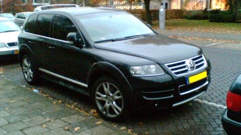 Ronnie heeft onze mailbox vol doen stromen met fotos van speciale autos die hij op straat tegen kwam. Hij heeft er een neusje voor lijkt het wel. Ronnie bedankt hiervoor!