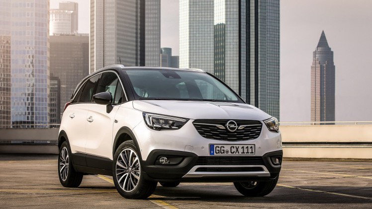 Opel heeft het motorenaanbod en de prijzen bekendgemaakt van de nieuwe Opel Crossland X. De vanafprijs blijft nipt onder de psychologische grens van 20.000 euro.