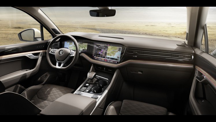 De vanafprijs van de nieuwe Volkswagen Touareg is net als de uitstraling van de auto zelf: stevig.