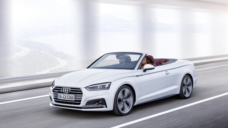 Audi heeft nu de vanafprijzen en standaarduitrusting van de nieuwe Audi A5 Cabriolet bekendgemaakt. In maart is de auto leverbaar en later in 2017 volgen meer motorenopties.