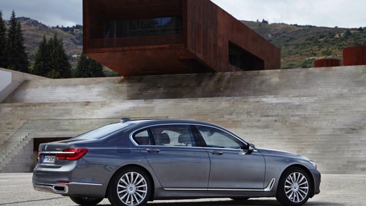 In 2016 introduceert BMW de 750d xDrive met een nieuwe 3.0 liter zescilinder diesel en vier turbo's. Deze B57 motor levert 400 pk en 760 Nm.
