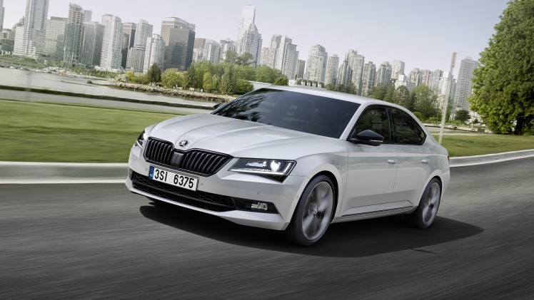 Skoda sportief aan zet met Superb SportLine, Octavia RS 230 en Fabia R5 op IAA Frankfurt 2015.