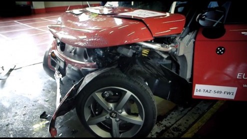 EuroNCAP testte de Tazzari Zero en Renault Twizy op hun botsveiligheid. De resultaten zijn matig, maar nog altijd beter dan een brommobiel.