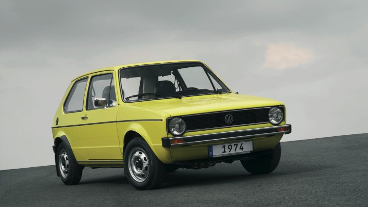 De Golf VII facelift is een feit! In 2017 krijgt de Golf 7 een opfriskuur met nieuwe uitrusting en andere motoren, maar de prijzen en verkoopstart vindt al plaats in 2016. Lees hier de details.