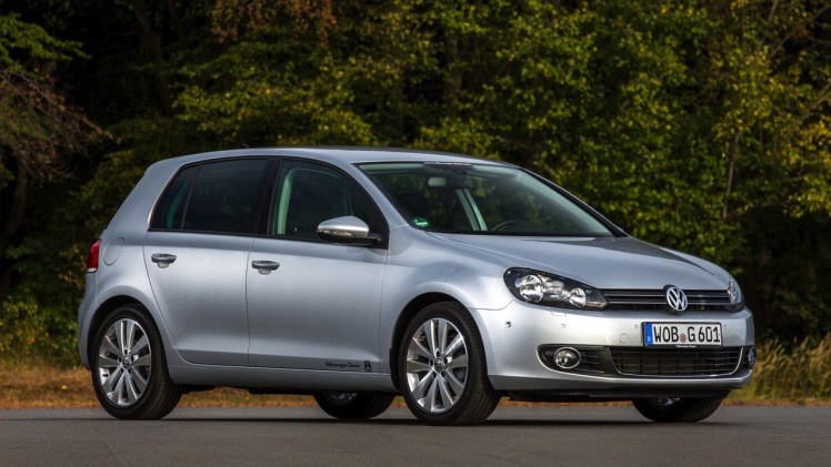 De Golf VII facelift is een feit! In 2017 krijgt de Golf 7 een opfriskuur met nieuwe uitrusting en andere motoren, maar de prijzen en verkoopstart vindt al plaats in 2016. Lees hier de details.