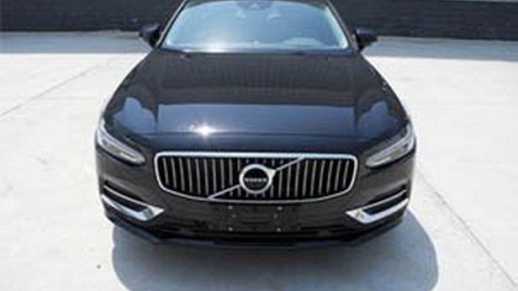 De verlengde Volvo S90L is gelekt dankzij eerste beelden. De T4-motor wordt nu ook in de V90 leverbaar. Ook een Excellence-interieur?