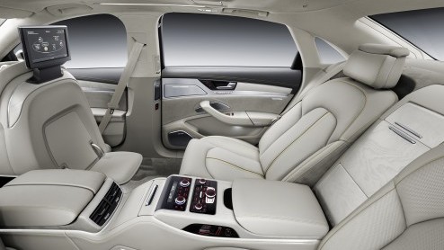 Prijzen en uitrusting vernieuwde Audi A8 bekend gemaakt. Levering start in november.