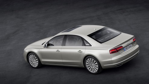 Prijzen en uitrusting vernieuwde Audi A8 bekend gemaakt. Levering start in november.