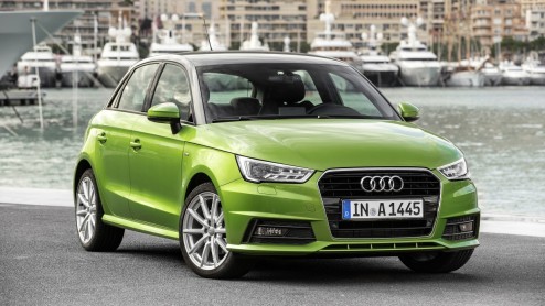 Rijtest Audi A1. In deze autotest rijden we met de vernieuwde Audi A1, die een facelift heeft gekregen en kan rekenen op de 1.0 TFSI driecilinder turbomotor.