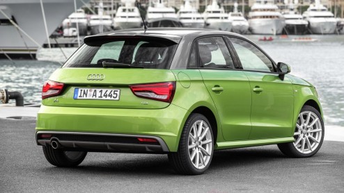 Rijtest Audi A1. In deze autotest rijden we met de vernieuwde Audi A1, die een facelift heeft gekregen en kan rekenen op de 1.0 TFSI driecilinder turbomotor.