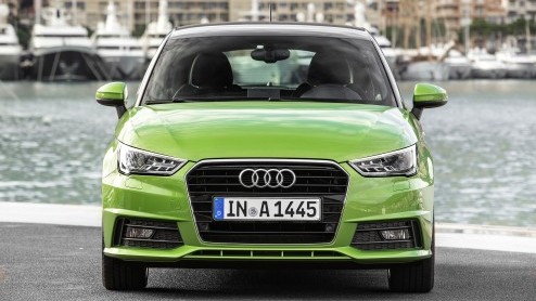 Rijtest Audi A1. In deze autotest rijden we met de vernieuwde Audi A1, die een facelift heeft gekregen en kan rekenen op de 1.0 TFSI driecilinder turbomotor.
