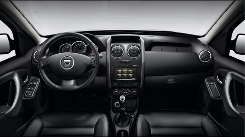 Dacia heeft een prijskaartje gehangen aan de vernieuwde Duster, die vanaf 1 november is te bestellen en vanaf begin december bij de dealer staat. De prijslijst start bij 16.990 euro.