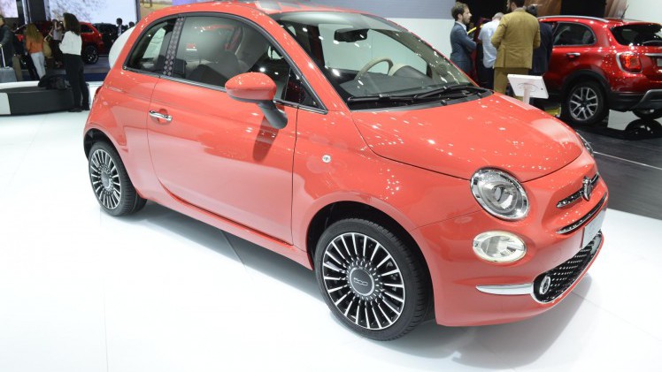 Abarth 595 en Fiat 500 facelift pakken uit in geuren en kleuren op de IAA Frankfurt.