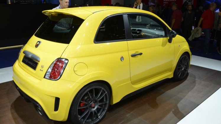 Abarth 595 en Fiat 500 facelift pakken uit in geuren en kleuren op de IAA Frankfurt.