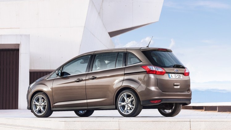 Facelift Ford C-MAX en Grand C-MAX modellen staan vanaf juni 2015 in de showroom. Prijzen beginnen bij 21.495 euro.