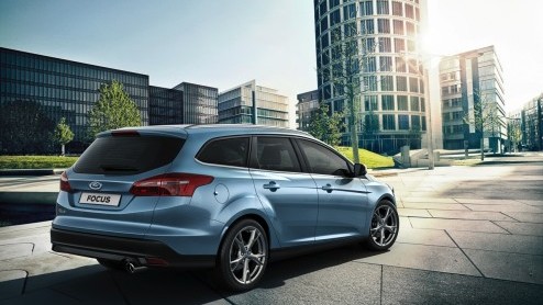 Ford Focus facelift 2014 is een feit. Ford vernieuwde de Focus en gaf de auto een vernieuwd interieur, nieuwe motoren, meer luxe en nieuwe veiligheidssystemen.