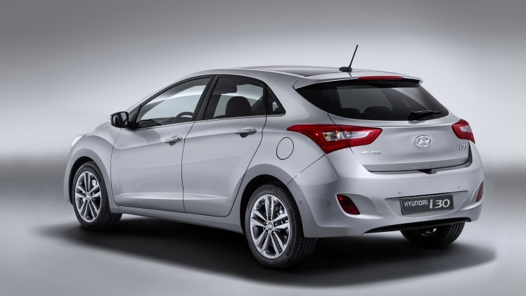Hyundai i30 facelift naar Nederland als vijfdeurs en Wagon, als eerste met de 1.6 CRDi dieselmotor die 136 pk levert.