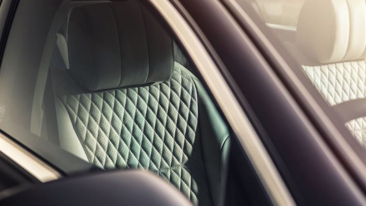 De Jaguar XJ facelift werd medio 2015 voorgesteld. Inmiddels weten we de prijzen en de uitvoeringen, voordat het model in januari 2016 de dealers aan doet.