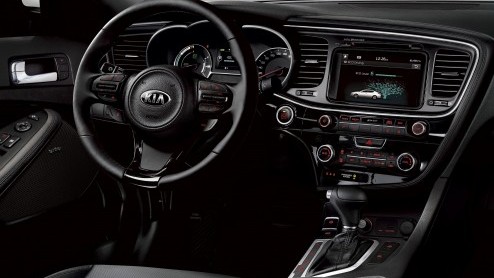 Kia Optima Hybrid vernieuwd in 2014 naar de showroom, opnieuw met 20% bijtelling. De middenklasser is er ook met de 1.7 CRDi diesel.