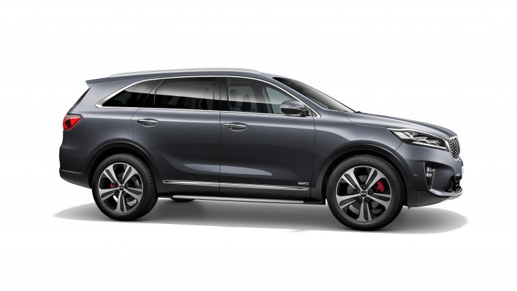 De licht vernieuwde Kia Sorento heeft bijna een halfjaar na de eerste informatie een prijs gekregen.