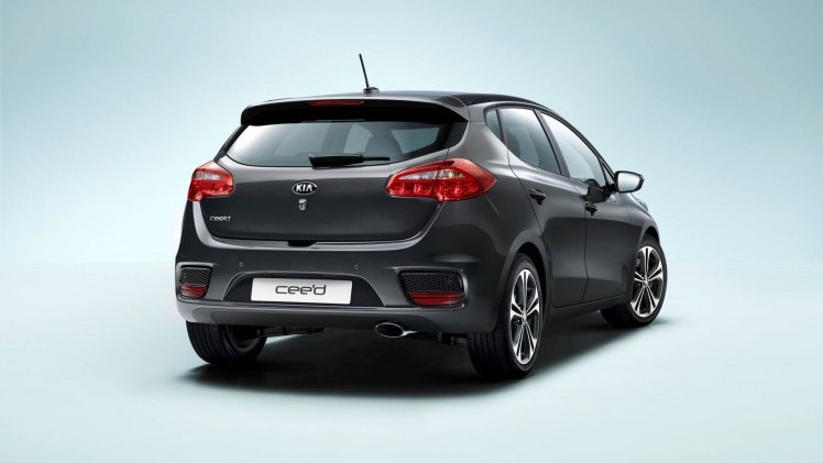 De vernieuwde Kia cee'd staat nu in de showroom en komt in september op de markt als GT-Line en 1.0 T-GDI.